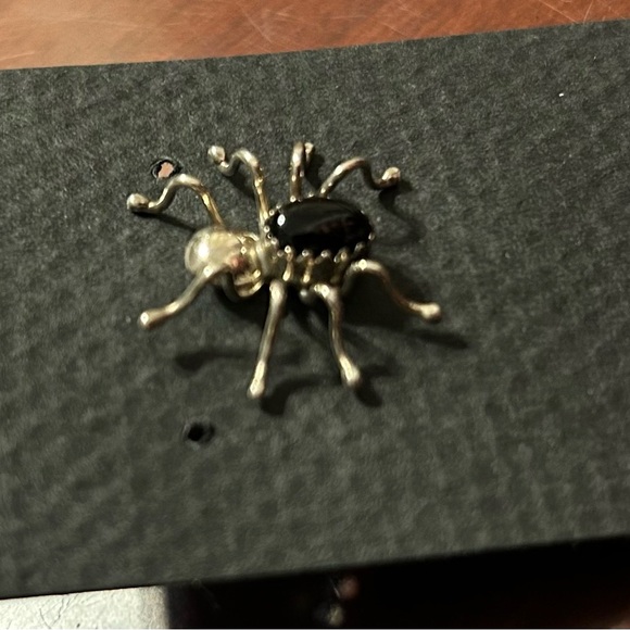 Brand New Unmarked Sterling Silver and Onyx Spider Pin - Picture 3 of 5